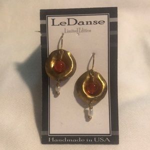LeDanse Tynpani earrings and pendant set